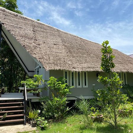 Royal Mountain View Ratchaburi Villa Екстериор снимка